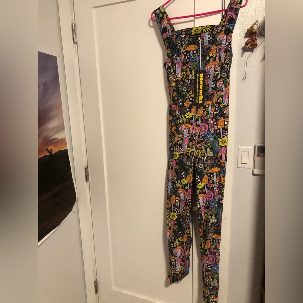 Nooworks Magical Mushroom overall